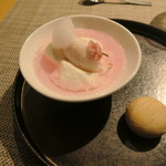 eclat - 29年4月　桜ブランマンジェ　レンズ豆の餡最中