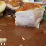 プレヴナンス - 29年4月　滋賀近江しゃも胸肉とモモ肉のロースト　断面アップ