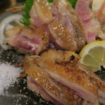 熟成魚と日本酒と藁焼き 中権丸 - 地鶏のタタキ