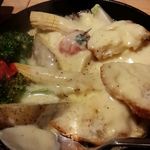 貝と魚と炉ばたのバンビ - 三浦野菜のオーブン焼き特製焦がしチーズソースがけ