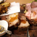 Roze Terasu - 豚、鶏、牛肉の盛り合わせ 3人分