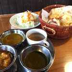 ザイカ1番レストラン - ザイカバイキング 980円 3種のカレー・スープ・サラダ・ナン (カレー・ナン・ライス・スープ・サラダおかわり自由)  1回目から凄いボリューム！ おかわりする方は勇気いります(笑) 