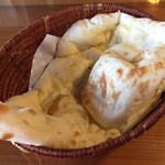 ザイカ1番レストラン - おかわりしたプレーンナン