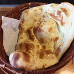 ザイカ1番レストラン - ランチバイキングのプレーンナン