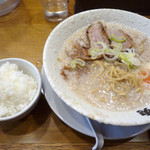 韃靼ラーメン 一秀 - 塩ラーメン脂多め＋ショウライス