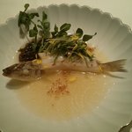 海鮮名菜　香宮 - 鮮魚（キス）の姿蒸し金華ハムが香る上湯ソース