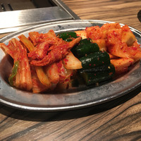 焼肉 ジャンボ はなれ - キムチ盛合せ