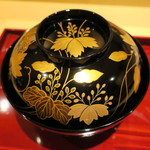 銀座 しのはら - 椀物：帆立貝の真丈 新物のばちこ 片栗の花1