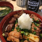 焼き鳥 てつ屋 - 焼き鳥丼。ホッピーと共に。