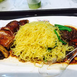 Hawker Chan Soya Sauce Chicken Rice&Noodle - チキンヌードル。
            チキンの部位も選べます。