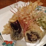 惣門 - ふきのとうは葉と茎