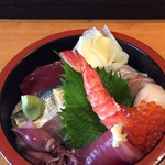 Sushitoku - 海鮮丼全体