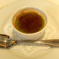 レストラン シャルム - アミューズ１　グリンピースのブリュレ風