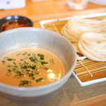 軍鶏と純手打ちうどん はし田本店 - 胡麻つゆせいろ～担々味噌肉付き～