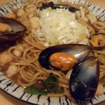 熟成魚と日本酒と藁焼き 中権丸 - 海鮮焼きそば　９８０円