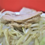 ラーメン二郎  - 豚の厚み