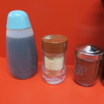 ラーメン二郎  - 卓上調味料