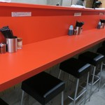 ラーメン二郎  - カウンター席の様子