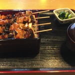 Tengusakaba - 炭火焼鶏もも重500円