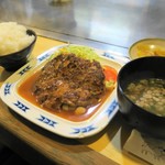 ステーキ宮川 - 料理写真:ハンバーグ定食750円