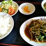 海拉爾 - ニラレバ定食