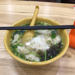 老上海馄饨铺 - 料理写真: