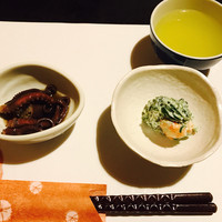 おしょくじ處 今 - お通しの海老ときゅうりのマヨネーズ和えと、先付の足長たこの煮もの