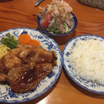 アリエスカ - 黒豚ステーキ、1900円。