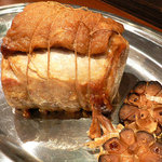 ジャンジャンブル - 犬鳴ポークのロースト（カット前）