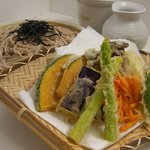 岩久本店 - 旬の素材を揚げたて野菜天ざる