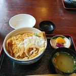 玉露の里 茶の華亭 - カツ丼(900yen)
