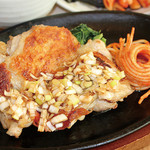 満天食堂 - 鉄板焼き鶏の葱だく香味ダレ定食