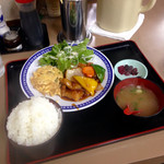 天遊 - 酢豚定食(¥750) ごはん大盛(+¥50)
                                『天遊』大将一番のオススメがこれ。僕がこれまで食べた酢豚の中で間違いなく三本の指に入る美味！この価格でこの味、もはや通い詰めるしかない⁉︎