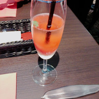 リモネ - 食前酒代わりのいちごスパークリング(ちょっと飲んだあと←)