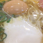 黄金の塩らぁ麺　ドゥエイタリアン - 