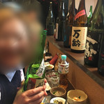 よねさん - ズラリと並んだ銘酒の数々