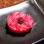 焼肉うしごろ - 赤身タルタル。卵の代わりにキャビアを乗せちゃった、高級ユッケ！