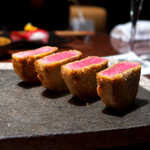 見目麗しく牛カツが並ぶ様子は、もはやアートでさえある