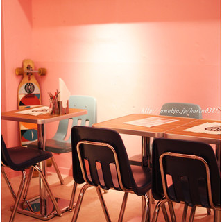 BURGER&MILKSHAKE CRANE_2