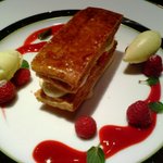 銀座うかい亭 - 木苺のミルフィーユ