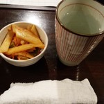 炭火焼鶏屋 たまい - 焼酎お湯割り＆お通し