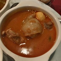 紅花別館 - 「スリランカ産30種類のスパイスの激辛チキンカレー」