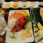 魚屋はちまき - ダブル定食セット（お刺身＋サケの西京焼き）