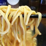 横浜家系ラーメン王子家 - 二郎みたいに太い麺。つけ麺の麺と同じ麺！？Σ(;ﾟ∀ﾟ)ﾉ