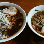 味覚 - アリランチャーシュー大盛りとアリランラーメン小盛り　チャーシュー1枚移動後