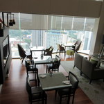 The Executive Lounge  Hilton - ラウンジ内１