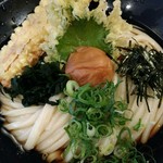 情熱うどん讃州 - 紀州梅おろしのぶっかけうどん(2玉)に竹輪天