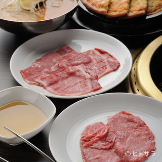 Enjoy the taste of Kyoto in Akasaka. Savor Yakiniku (Grilled meat) and Kyoto vegetables served with dashi soup