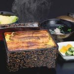 千茂登 - 昼席は手軽な「うな重」がおすすめ