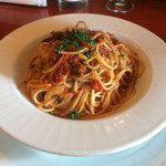 チベッタ - ランチのパスタ ボロネーゼ 食後の飲物付800円
      スパイシーでちょっと辛い、どこのお店にも似ていないミートソース。トマトっぽい味と思って食べるとビックリします。例えるなら「ジャンバラヤ」みたいな味。